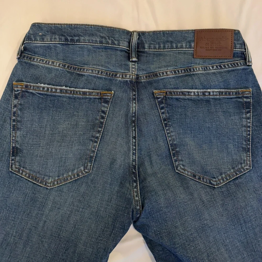 Abercrombie & Fitch jeans, size 31x32, athletic skinny, fits like a stra…